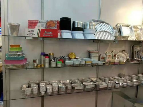Aluminum food box products and complete sets of machinery